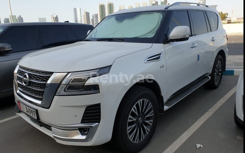 Nissan Patrol V8 (Белый), 2020 для аренды в Абу-Даби