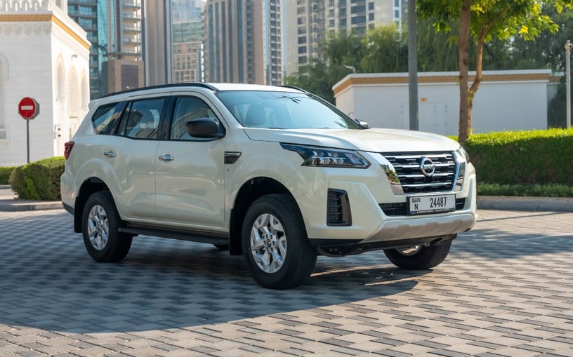Nissan Xterra (Wei&szlig;), 2025  zur Miete in Dubai