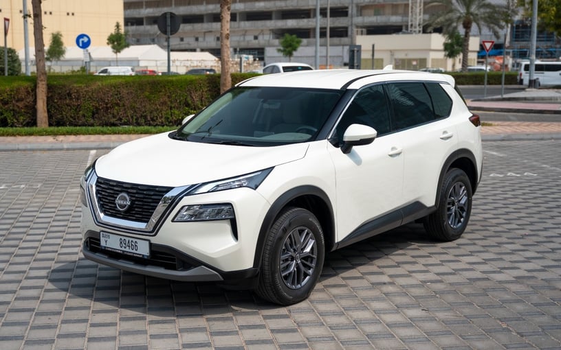 Nissan X-Trail (Белый), 2025 для аренды в Шарджа