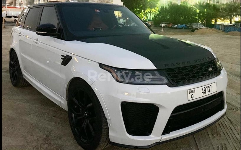 Range Rover Sport SVR Supercharged (Weiß), 2019  zur Miete in Dubai