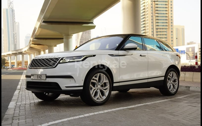 Range Rover Velar (Blanco), 2019 para alquiler en Dubai