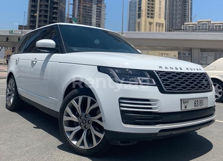 Range Rover Vogue Supercharged (Белый), 2019 для аренды в Дубай