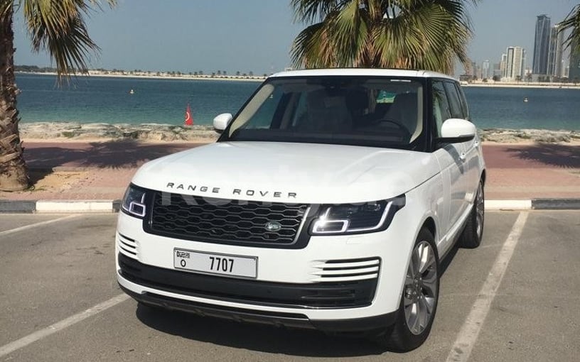 Range Rover Vogue (Bianca), 2019 in affitto a Dubai