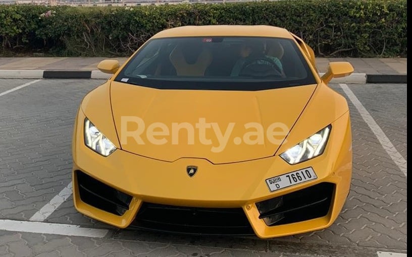 在迪拜 租 Lamborghini Huracan (黄色), 2019