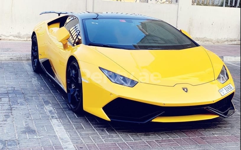 Lamborghini Huracan (Amarillo), 2018 para alquiler en Dubai