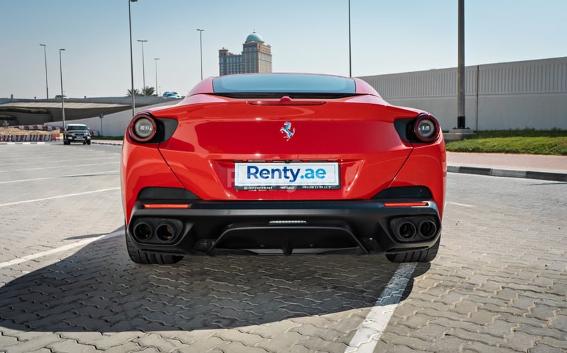 Ferrari Portofino Rosso (Rouge), 2019 &agrave; louer &agrave; Duba&iuml;