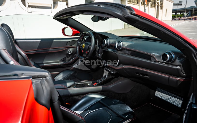 Ferrari Portofino Rosso (Rouge), 2019 &agrave; louer &agrave; Duba&iuml;