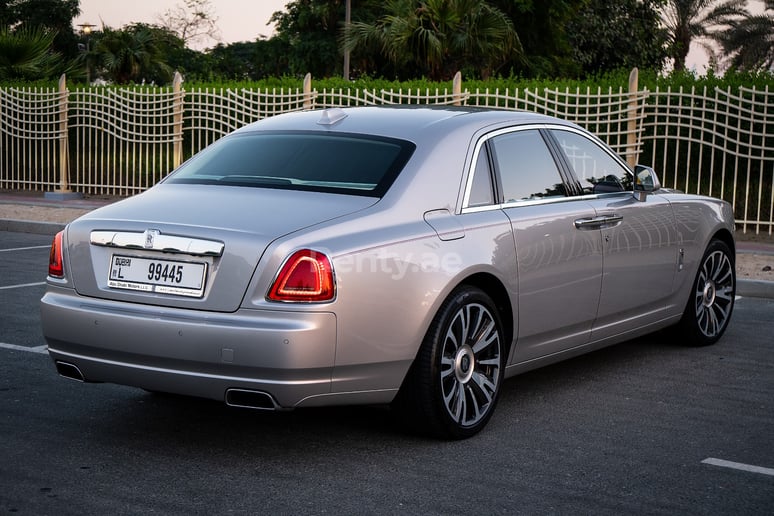Rolls Royce Ghost (Wei&szlig;), 2019  zur Miete in Dubai