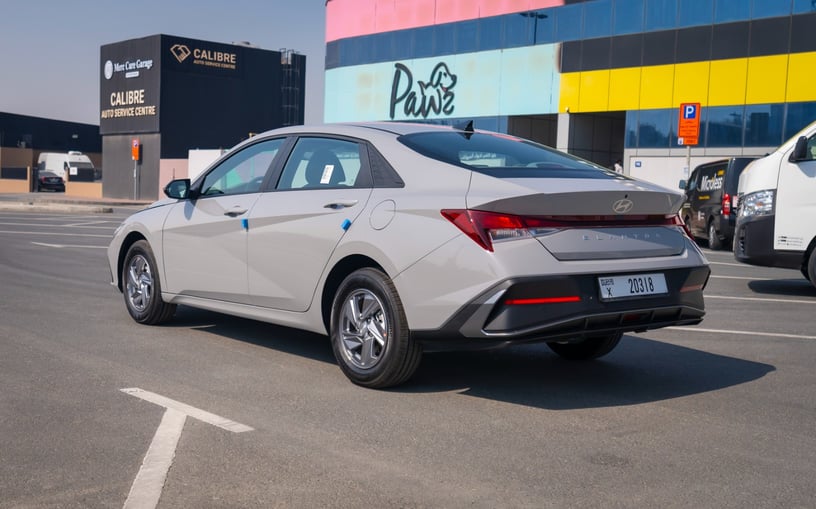 Hyundai Elantra (Grigio), 2024 in affitto a Abu Dhabi