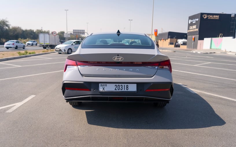 Hyundai Elantra (Grigio), 2024 in affitto a Abu Dhabi