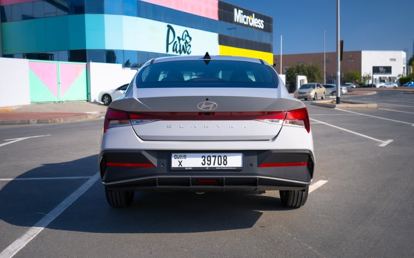 Hyundai Elantra (Grigio), 2024 in affitto a Abu Dhabi