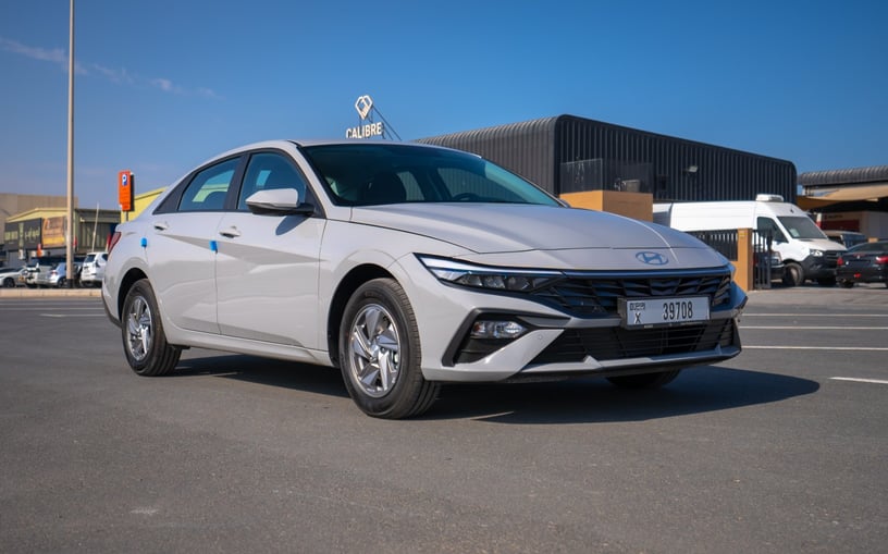 Hyundai Elantra (Grigio), 2024 in affitto a Abu Dhabi