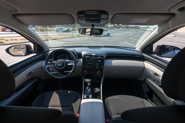 Hyundai Tucson (Silber), 2024  zur Miete in Ras Al Khaimah