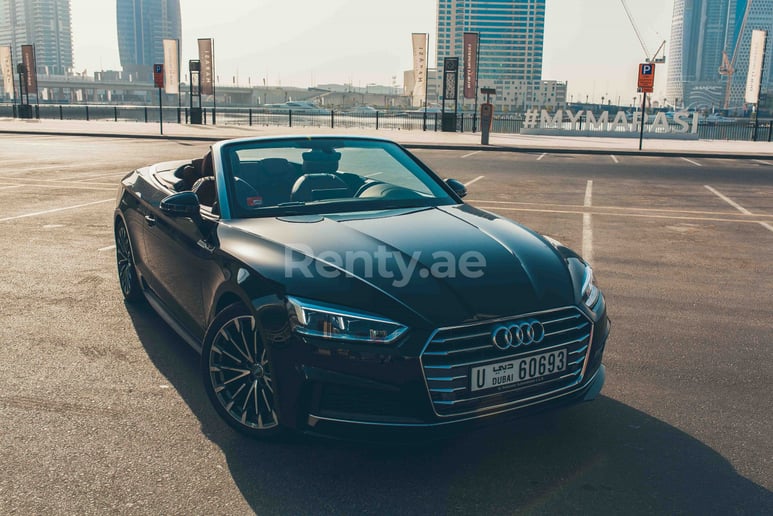 Audi A5 Cabriolet (Noir), 2018 &agrave; louer &agrave; Duba&iuml;