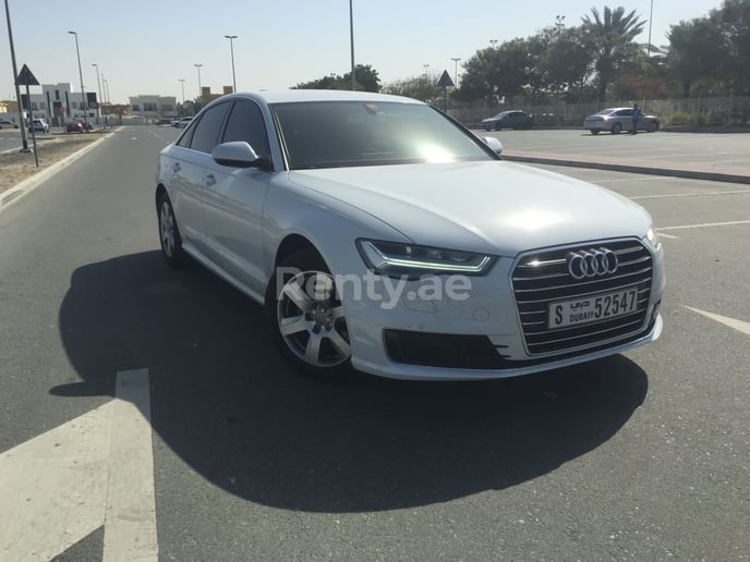 Dubai'de kiralık Audi A6 (Beyaz), 2018