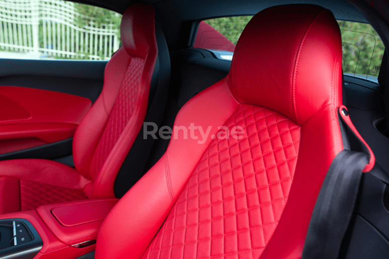 Audi R8 V10 Spyder (White), 2018 for rent in Dubai