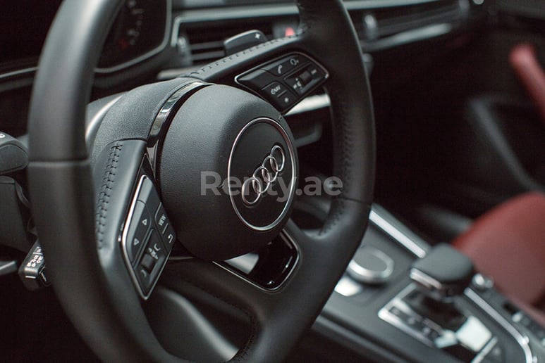 Audi R8 V10 Spyder (Negro), 2018 para alquiler en Dub&aacute;i