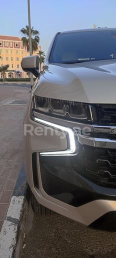 Chevrolet Tahoe (Beige), 2021  zur Miete in Dubai