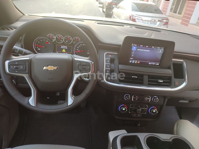 Chevrolet Tahoe (Beige), 2021  zur Miete in Dubai