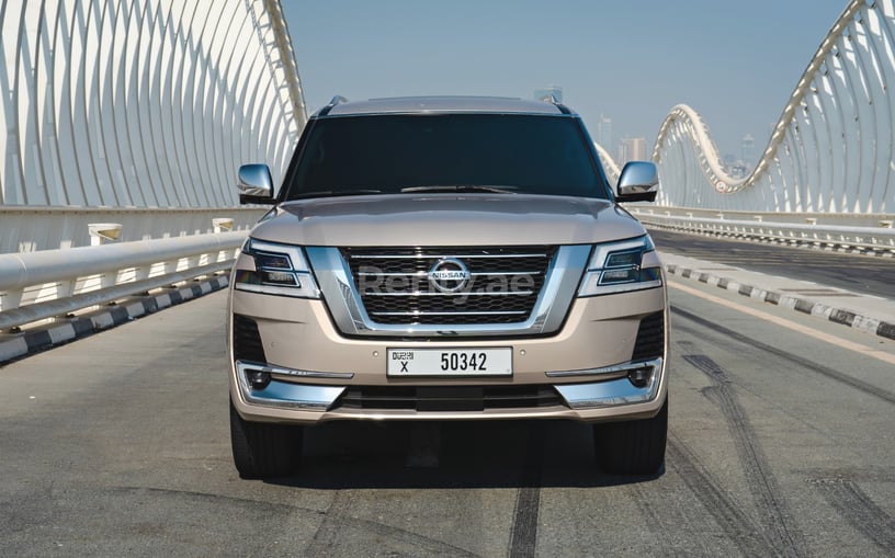 Nissan Patrol V8 Platinum (Beige), 2021 in affitto a Abu Dhabi