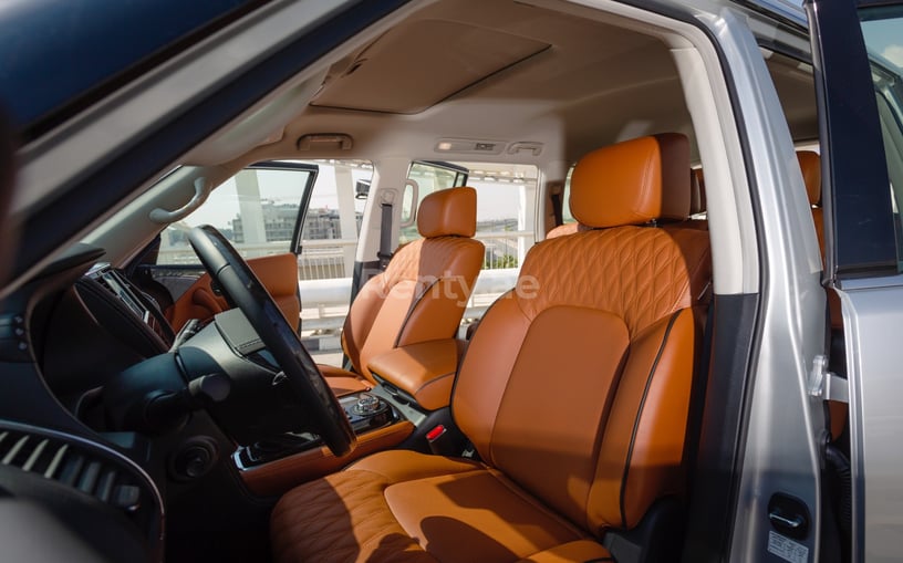 Nissan Patrol V8 Platinum (Beige), 2021 in affitto a Abu Dhabi