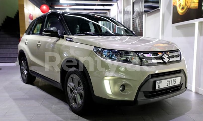 Suzuki Vitara (Beige), 2017 &agrave; louer &agrave; Duba&iuml;