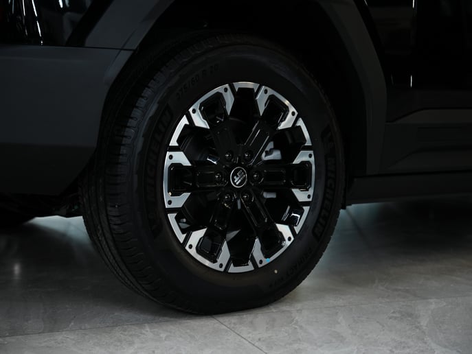 Jetour G700 (Zwart), 2025 te huur in Dubai