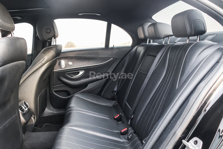2019 Mercedes E300 with E63 bodyk (Schwarz), 2019  zur Miete in Dubai