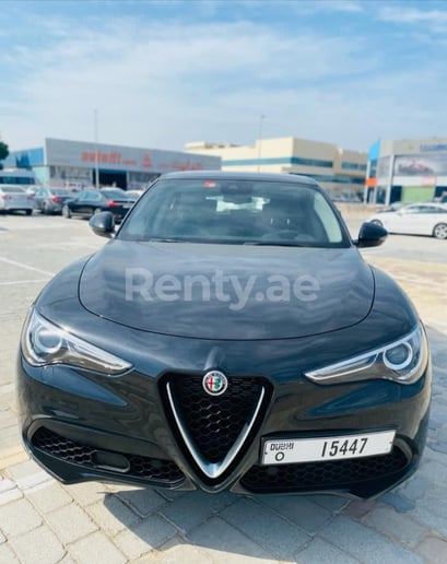 Alfa Romeo Stelvio (Schwarz), 2020  zur Miete in Dubai