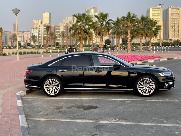 Audi A8 L60 TFSI (Noir), 2020 &agrave; louer &agrave; Duba&iuml;