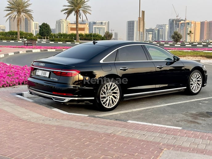 Audi A8 L60 TFSI (Noir), 2020 &agrave; louer &agrave; Duba&iuml;