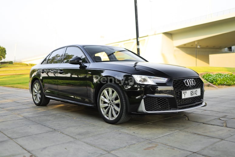 Audi A4 (Nero), 2018 in affitto a Dubai