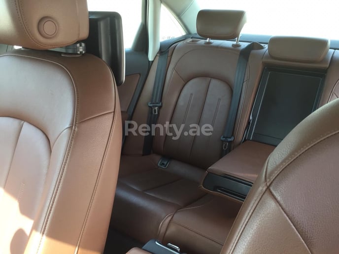 Dubai'de kiralık Audi A6 2,8 quatrro (Siyah), 2018