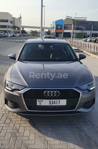 Dubai'de kiralık Audi A6 (Koyu Gri), 2020