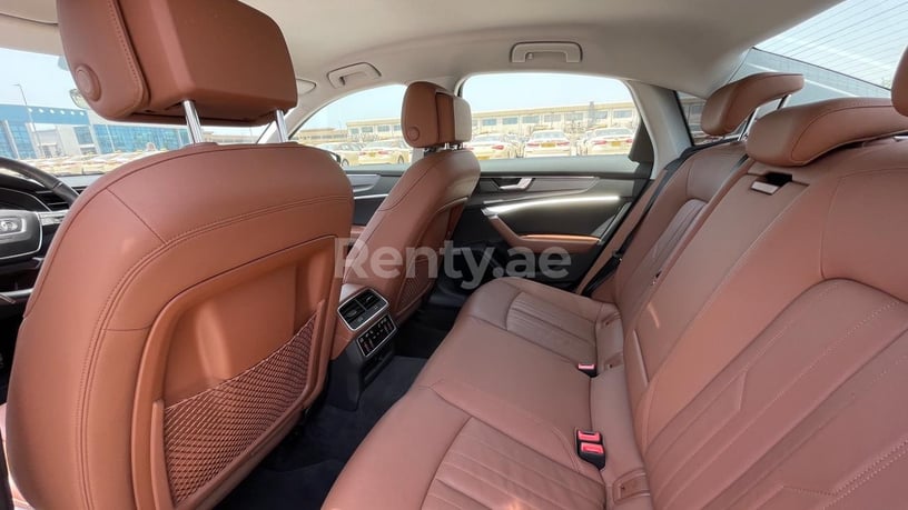 Dubai'de kiralık Audi A6 (Siyah), 2020