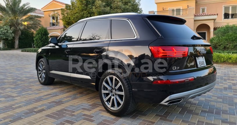 Dubai'de kiralık Audi Q7 (Siyah), 2019