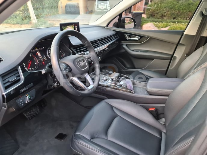 Dubai'de kiralık Audi Q7 (Siyah), 2019