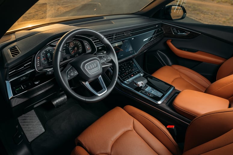 Audi Q8 (Nero), 2022 in affitto a Sharjah
