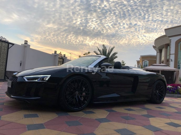 Audi R8 Black Edition (Negro), 2018 para alquiler en Dub&aacute;i