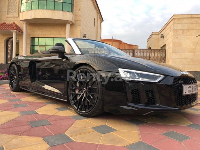 Audi R8 Spider (Nero), 2018 in affitto a Dubai
