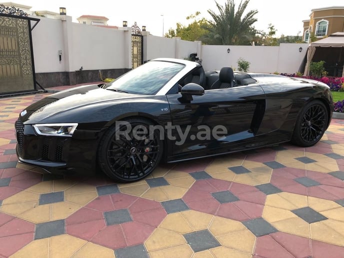 Audi R8 Spider (Nero), 2018 in affitto a Dubai