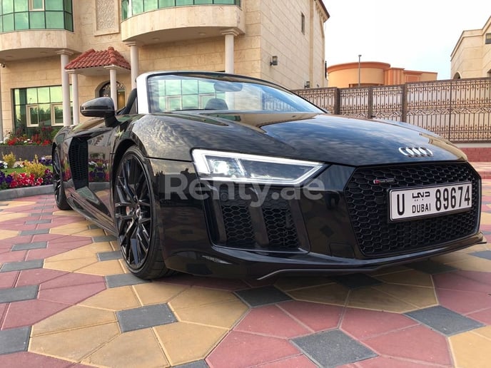 Audi R8 Spider (Nero), 2018 in affitto a Dubai