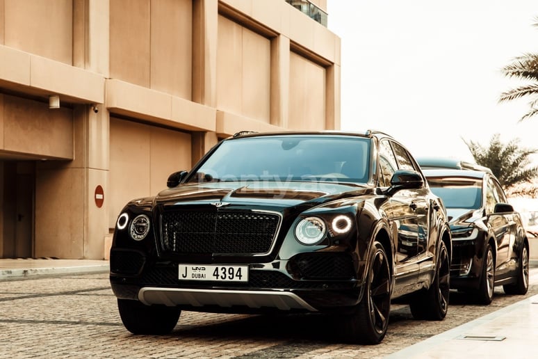 Dubai'de kiralık Edition W-12 Bentley Bentayga (Siyah), 2018