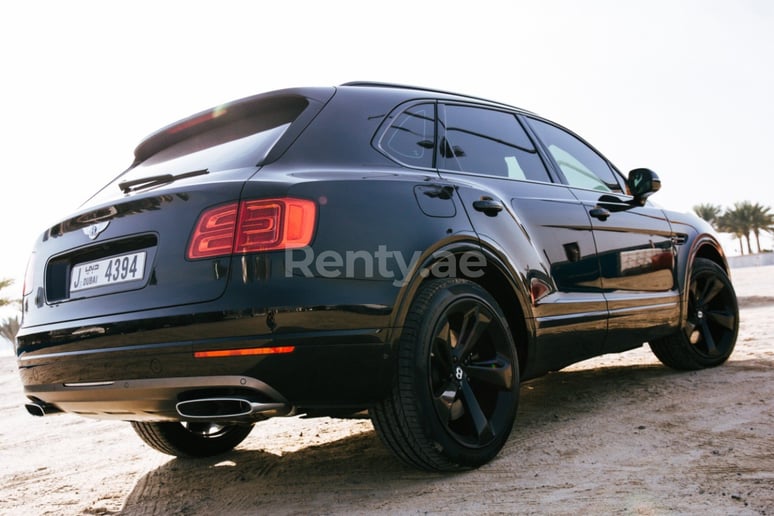 Dubai'de kiralık Edition W-12 Bentley Bentayga (Siyah), 2018
