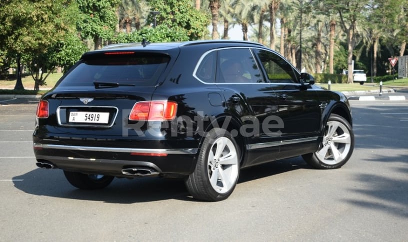Dubai'de kiralık Bentley Bentayga (Siyah), 2019