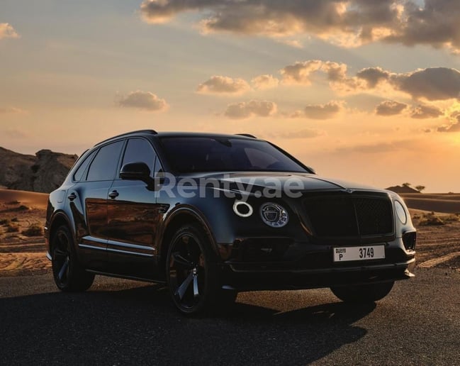 Bentley Bentayga (Schwarz), 2019  zur Miete in Dubai