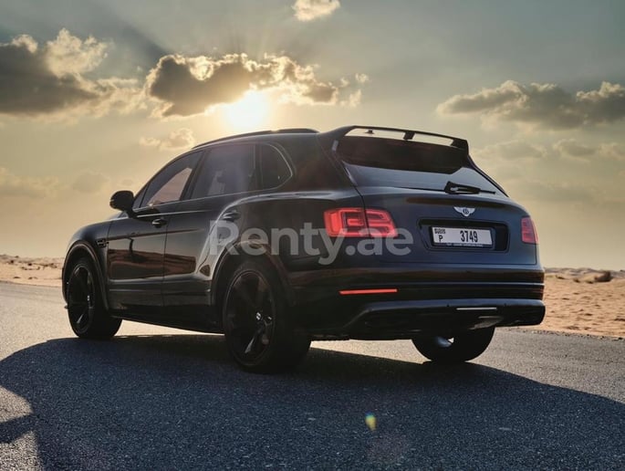 Bentley Bentayga (Schwarz), 2019  zur Miete in Dubai