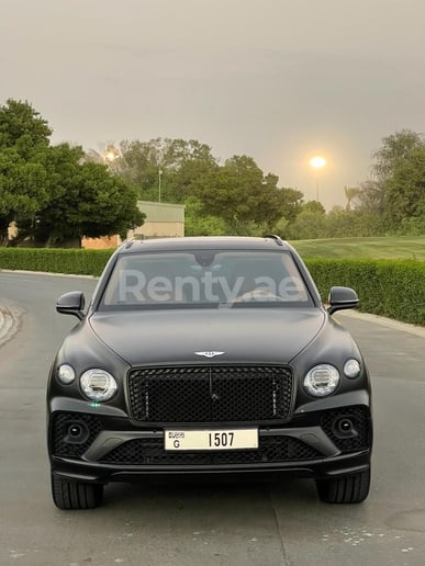 Bentley Bentayga (Schwarz), 2021  zur Miete in Dubai