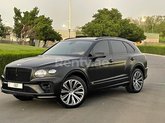 Bentley Bentayga (Schwarz), 2021  zur Miete in Dubai