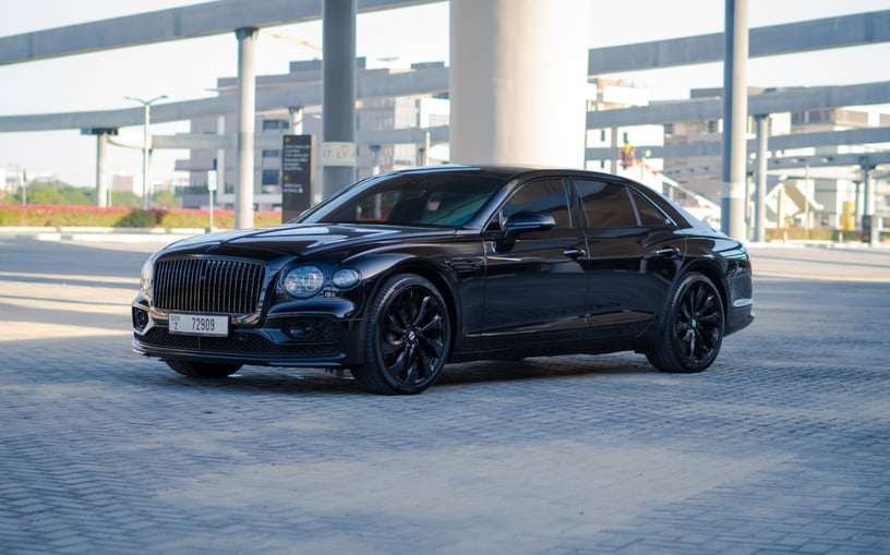 Bentley Flying Spur (Noir), 2023 &agrave; louer &agrave; Ras Al Khaimah